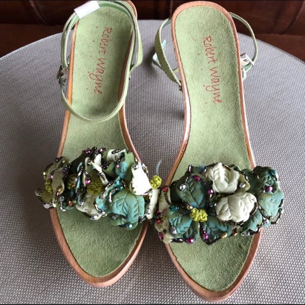 Robert Wayne Sandals